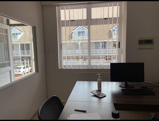50M² OFFICE TO LET IN WESTLAKE
